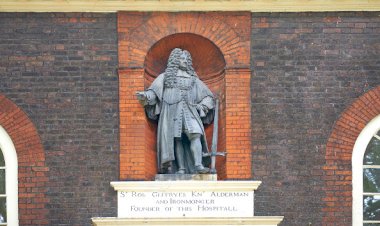 Geffrye must fall: Campaigners step up fight to remove slave trader statue