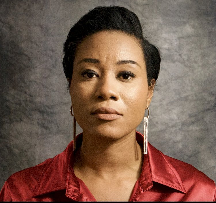 Who’s Knocking? Sasha Gay Smith releases her debut book