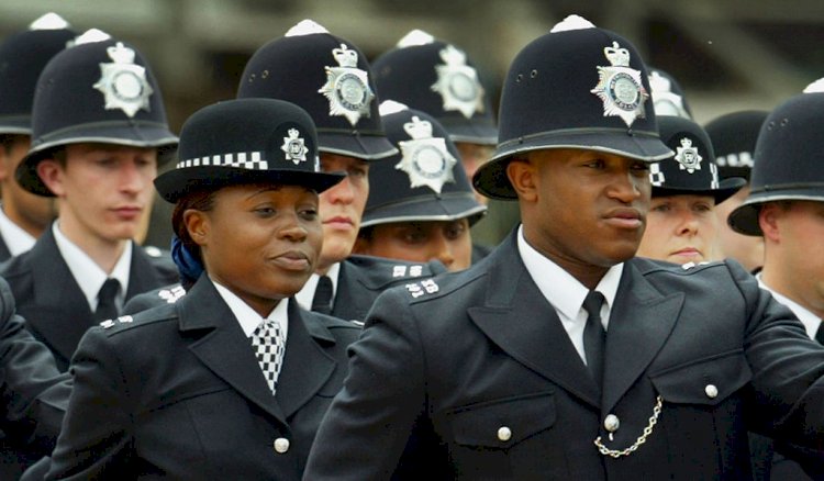 Met chief gives black cops the cold shoulder